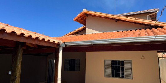 Casa à venda em Caetanópolis-MG