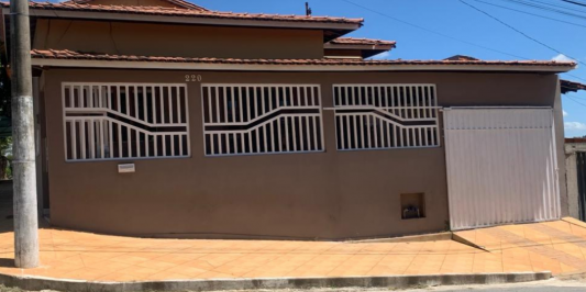 CASA Á VENDA EM PARAOPEBA/MG