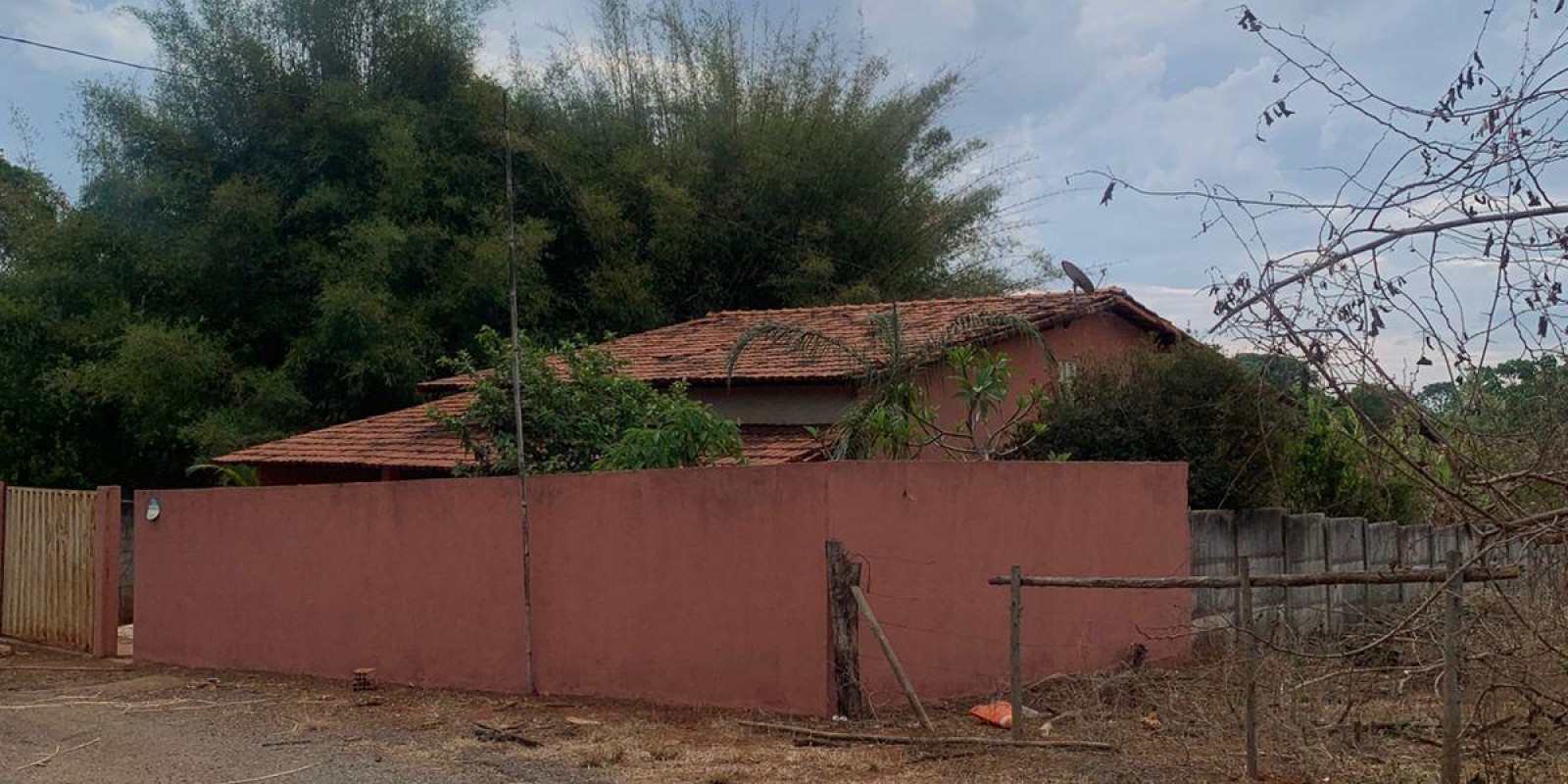 CASA DISPONÍVEL PARA ALUGUEL- PICADA PARAOPEBA-MG