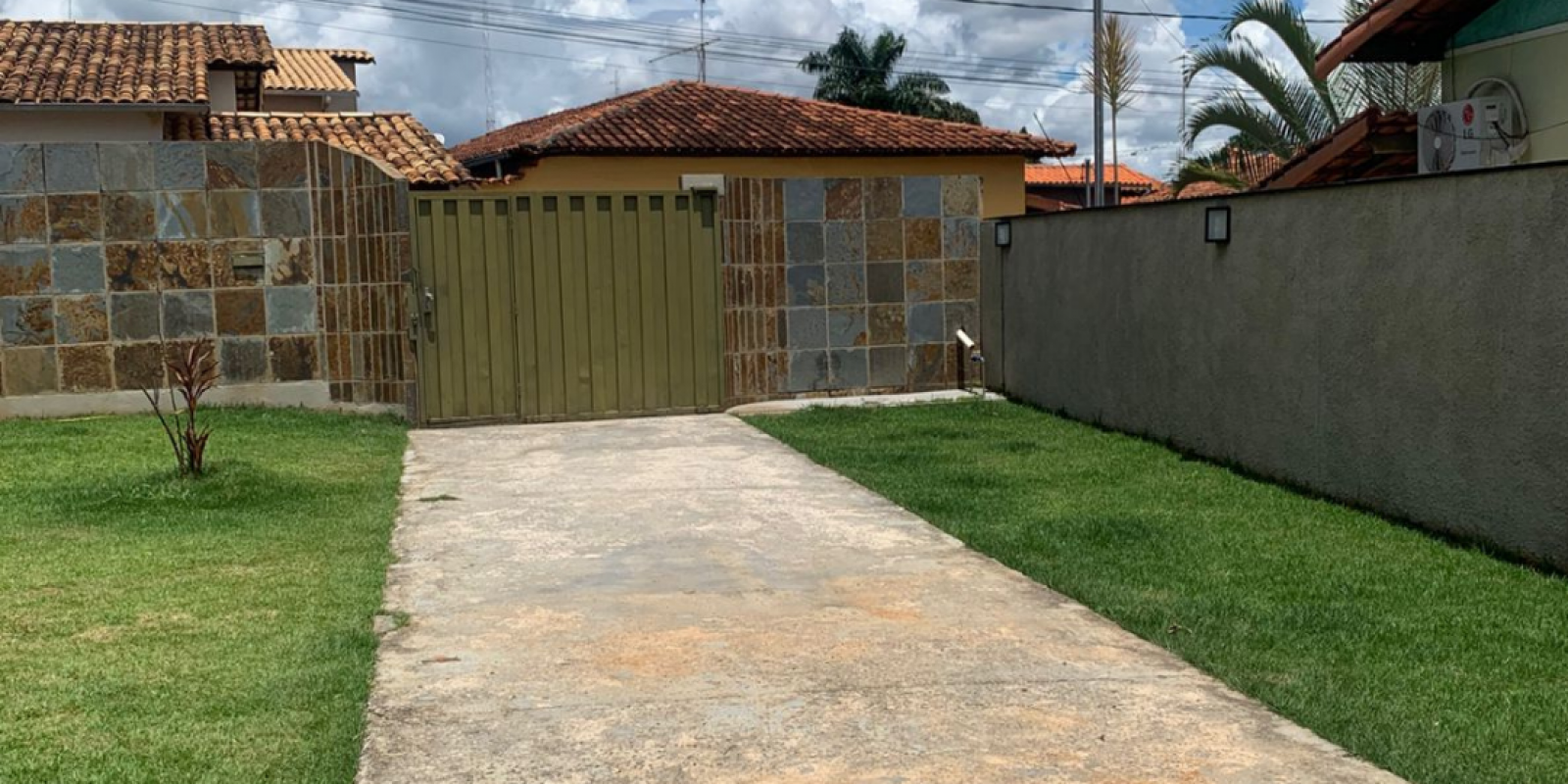 CASA DISPONÍVEL PARA ALUGUEL EM PARAOPEBA/MG
